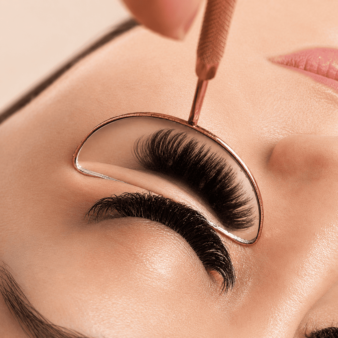 Détail d’une pose de cils Simphonie Cils