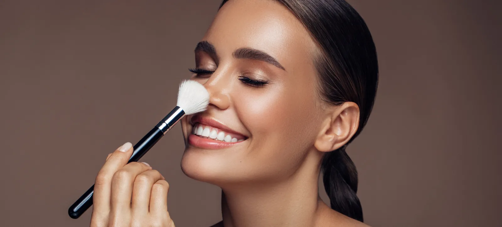 Illustration — Extensions de cils et maquillage : ce qu’il faut savoir